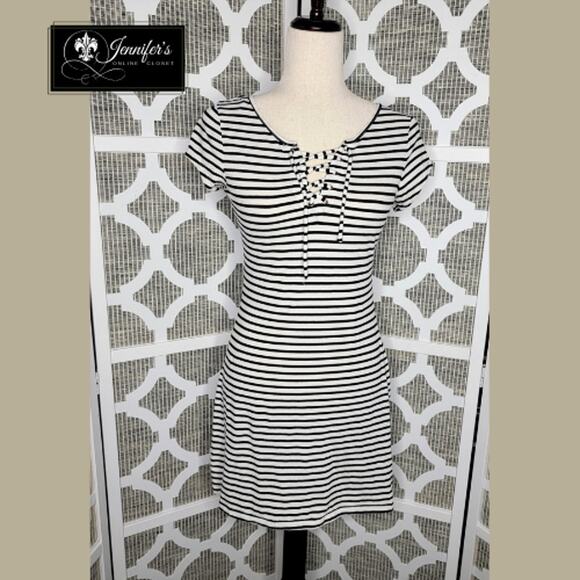 Aeropostale Women's Black and Cream Stripe Front Criss Cross Tie Dress Size M - Picture 1 of 8